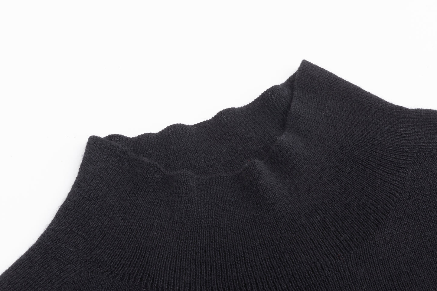 Women’s Fine-Spun Cashmere Mock Neck