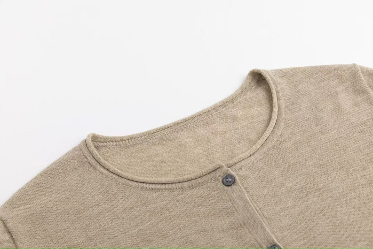 Women’s Fine-Spun Cashmere Crewneck Cardigan