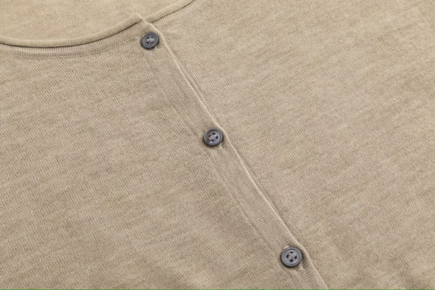 Women’s Fine-Spun Cashmere Crewneck Cardigan