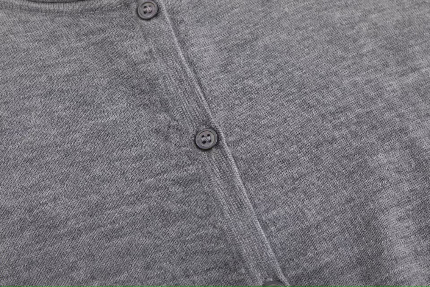 Women’s Fine-Spun Cashmere Crewneck Cardigan