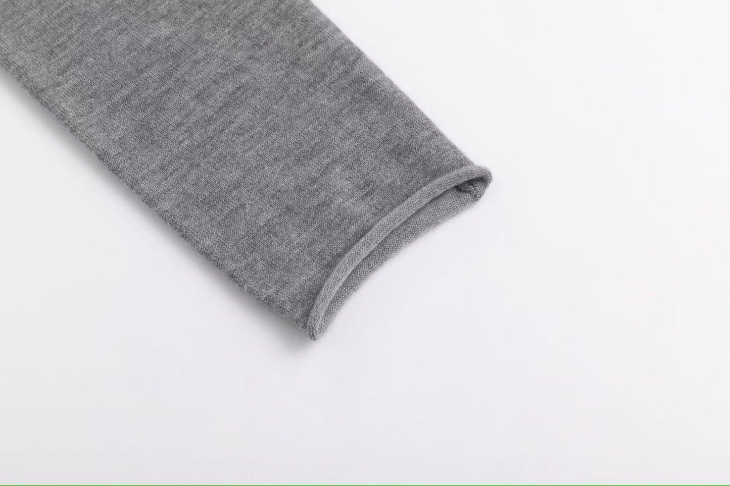 Women’s Fine-Spun Cashmere Crewneck Cardigan